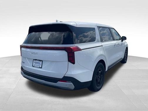 Snow White Pearl 2025 Kia Carnival LXS