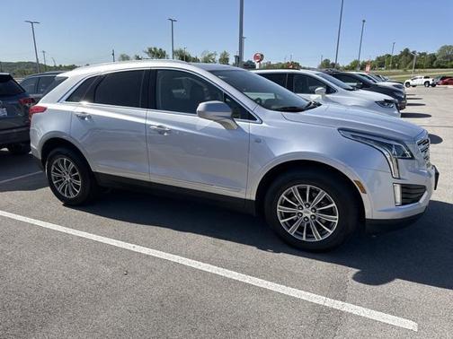 Radiant Silver Metallic 2018 Cadillac XT5 Luxury