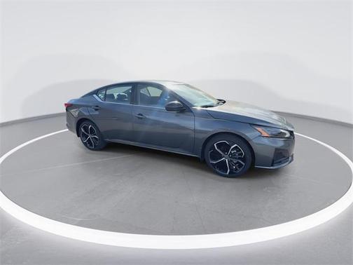 2025 Nissan Altima SR FWD