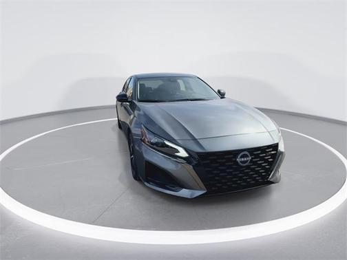 2025 Nissan Altima SR FWD