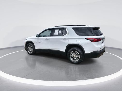 Summit White 2023 Chevrolet Traverse LT Cloth