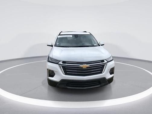 Summit White 2023 Chevrolet Traverse LT Cloth