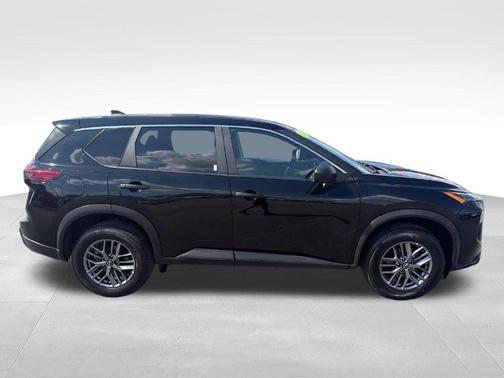 Super Black 2024 Nissan Rogue S