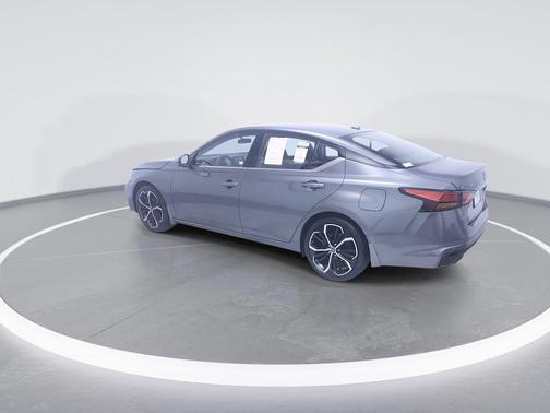 2025 Nissan Altima SR FWD