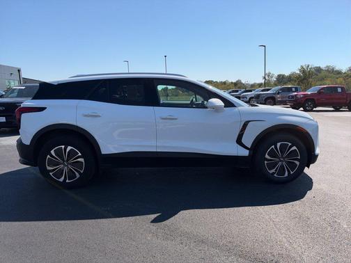 Summit White 2024 Chevrolet Blazer EV eAWD LT