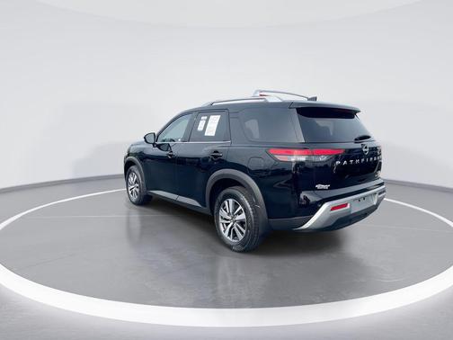 Super Black 2023 Nissan Pathfinder SL 4WD