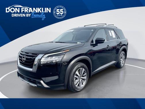 Super Black 2023 Nissan Pathfinder SL 4WD