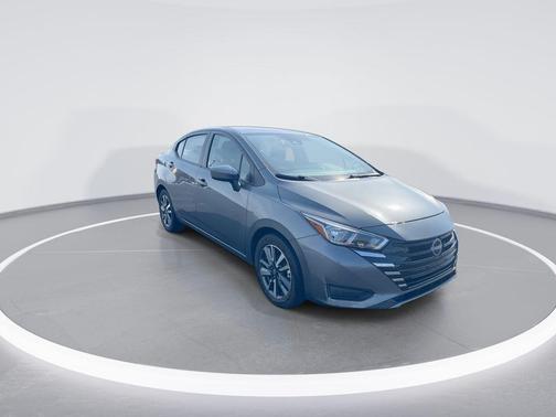 Gun Metallic 2024 Nissan Versa 1.6 SV