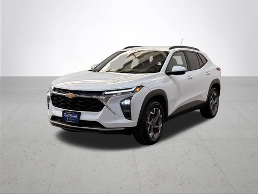Summit White 2026 Chevrolet Trax LT