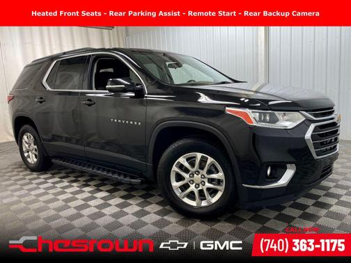 Mosaic Black Metallic 2021 Chevrolet Traverse LT Cloth