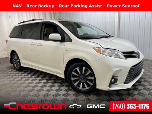 Blizzard Pearl 2018 Toyota Sienna XLE Premium