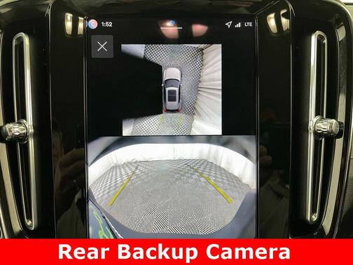 2026 Volvo XC40 Plus, B5 AWD Gas (mild hybrid), Dark