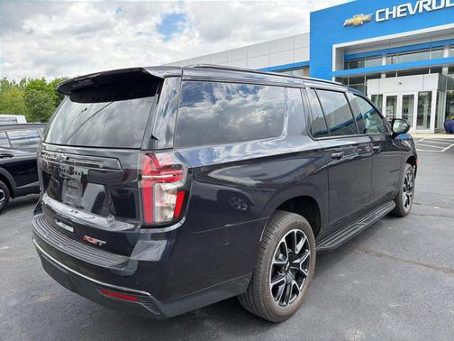 Dark Ash Metallic 2023 Chevrolet Suburban RST