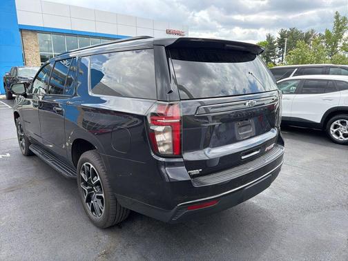Dark Ash Metallic 2023 Chevrolet Suburban RST
