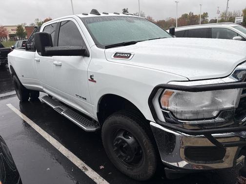 2022 RAM 3500 Big Horn Crew Cab 4x4 8' Box