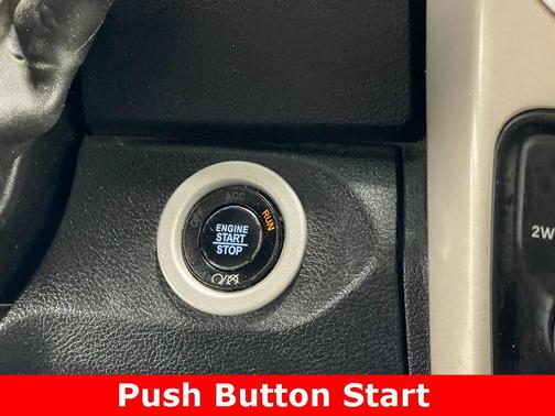 2017 RAM 3500 Laramie Crew Cab 4x4 8' Box