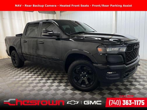 Diamond Black Crystal Pearlcoat 2025 RAM 1500 Big Horn/Lone Star