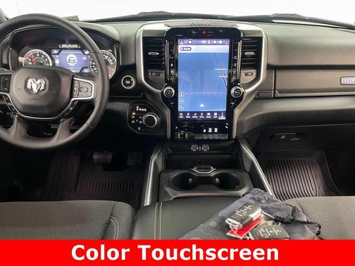 Diamond Black Crystal Pearlcoat 2025 RAM 1500 Big Horn/Lone Star