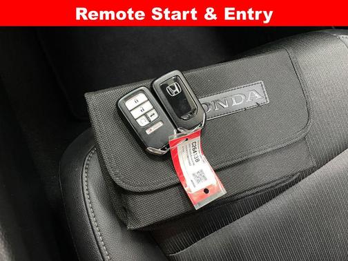 Platinum White Pearl 2022 Honda Accord Hybrid Sport