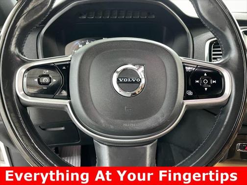 2018 Volvo XC90 T6 Momentum