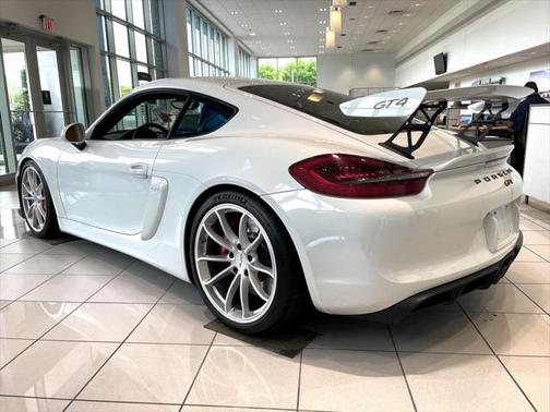 2016 Porsche Cayman GT4