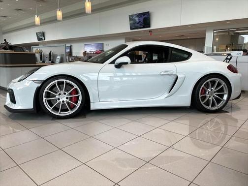 2016 Porsche Cayman GT4