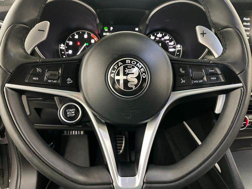 Stromboli Gray Metallic 2018 Alfa Romeo Stelvio Ti Sport
