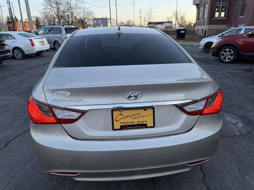 2011 Hyundai SONATA GLS