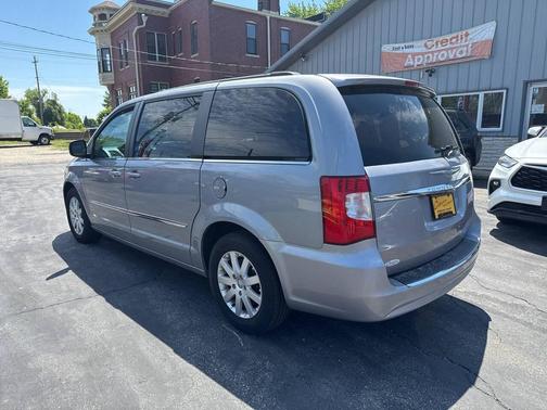 Billet Silver Metallic Clearcoat 2014 Chrysler Town & Country Touring