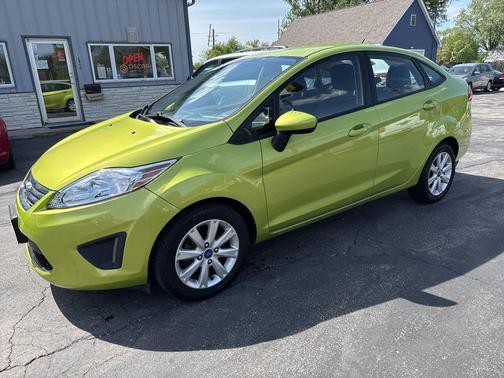Lime Squeeze Metallic 2012 Ford Fiesta SE