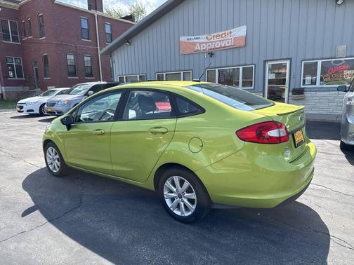 Lime Squeeze Metallic 2012 Ford Fiesta SE