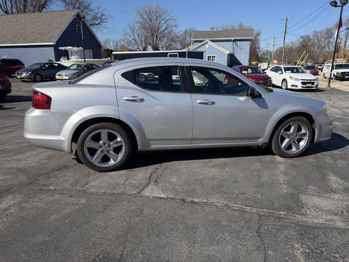 2012 Dodge Avenger SE
