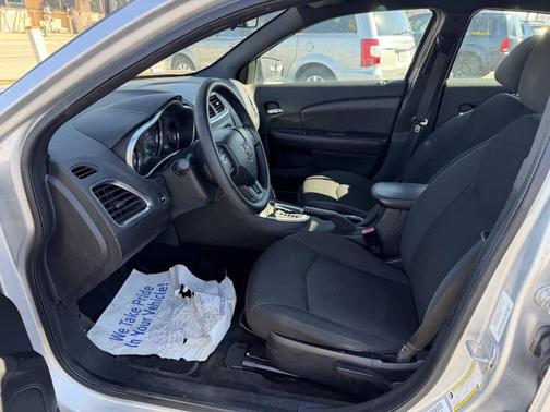 2012 Dodge Avenger SE