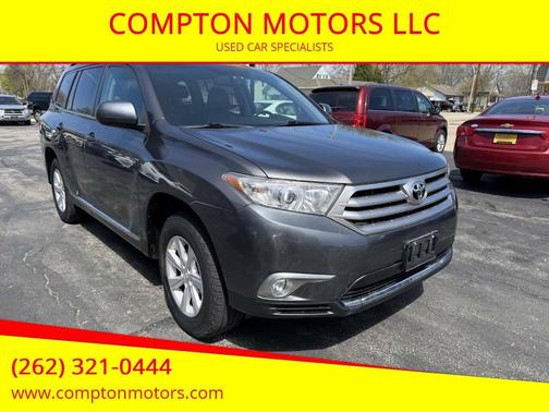 Magnetic Gray Metallic 2012 Toyota Highlander SE