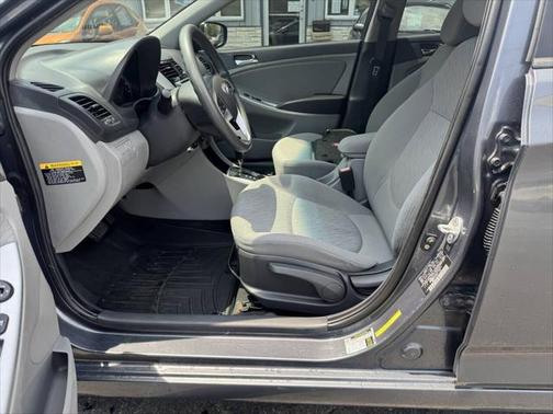 2012 Hyundai Accent SE