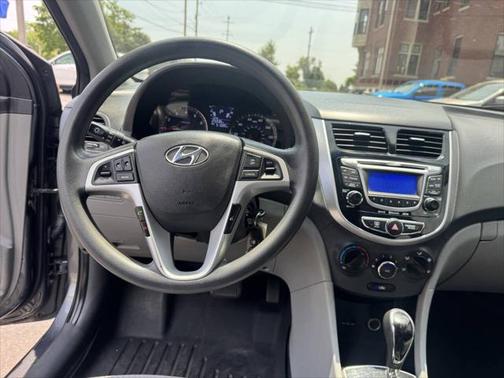 2012 Hyundai Accent SE