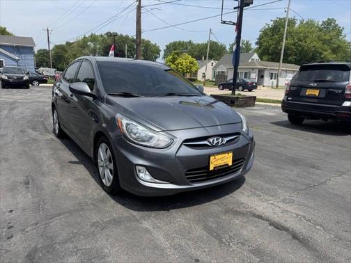 2012 Hyundai Accent SE