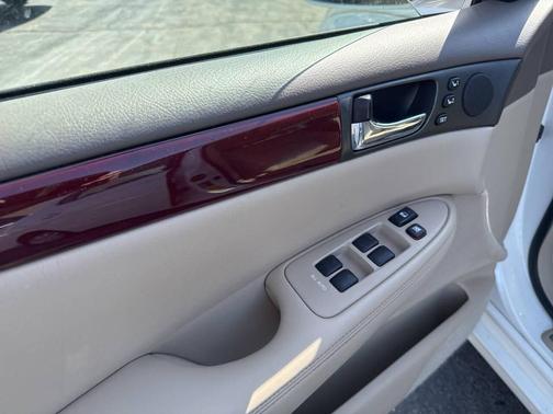 2004 Lexus ES 330 Base