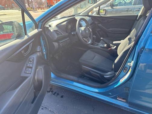 2017 Subaru Impreza 2.0i