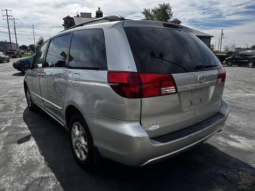 2005 Toyota Sienna LE