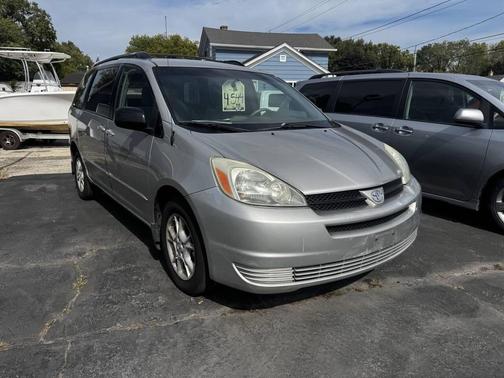2005 Toyota Sienna LE