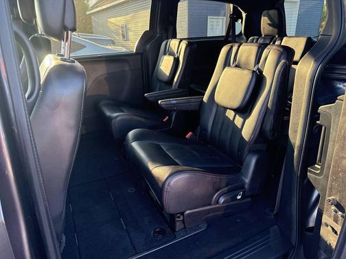 Granite Pearlcoat 2019 Dodge Grand Caravan GT