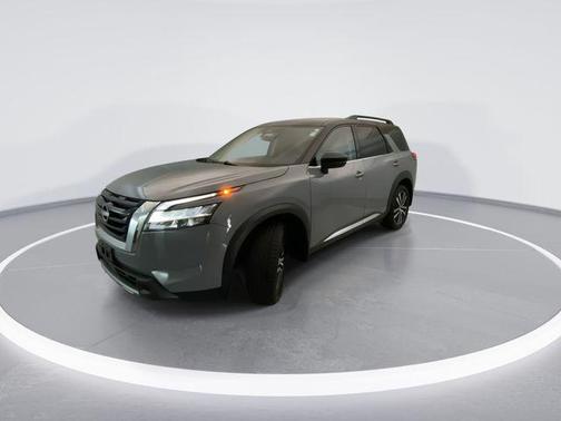 Solid Gray/Super Black 2024 Nissan Pathfinder Platinum 4WD