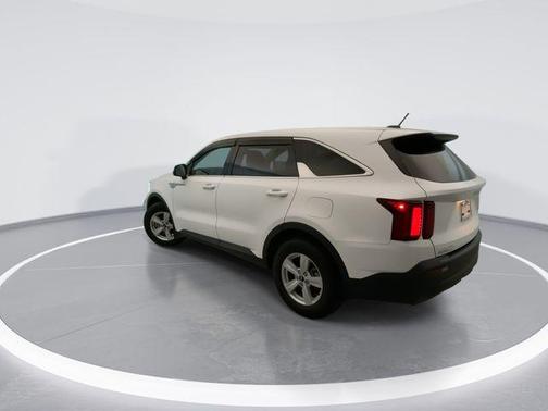 Glacial White Pearl 2023 Kia Sorento LX