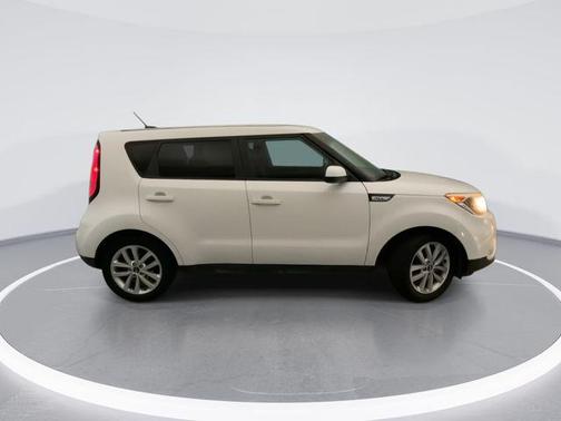 Clear White 2018 Kia Soul +