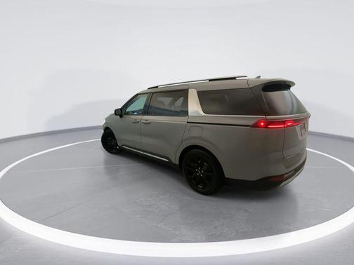 Ceramic Silver 2024 Kia Carnival SX Prestige