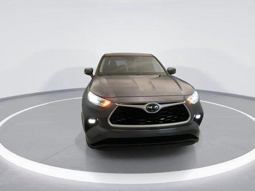 2020 Toyota Highlander LE