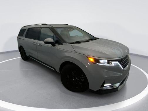 Ceramic Silver 2024 Kia Carnival SX