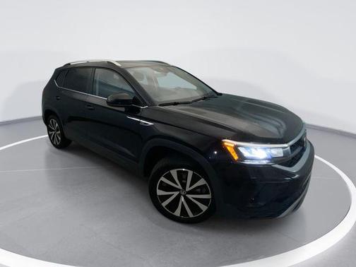 Deep Black 2024 Volkswagen Taos 1.5T SE