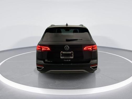 Deep Black 2024 Volkswagen Taos 1.5T SE